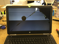 HP 15-AU003TU 液晶割れ