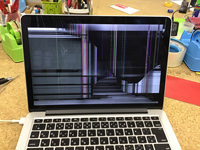 Macbook Pro 液晶割れ