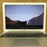 MacBook Air 液晶に線が入っている修理
